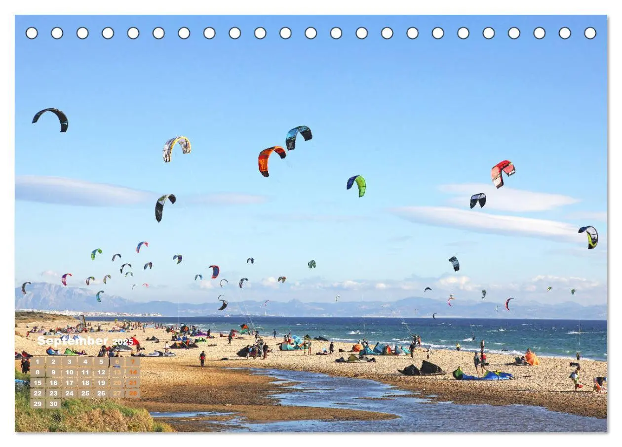 Bild: 9783457161227 | Kitesurfen: Mit Drachen am Meer (Tischkalender 2025 DIN A5 quer),...