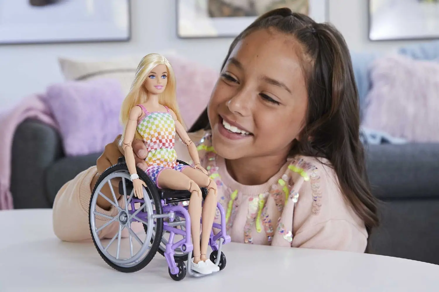 Bild: 194735094127 | Barbie Fashionistas Puppe im Rollstuhl | In Blister | HJT13 | 2023