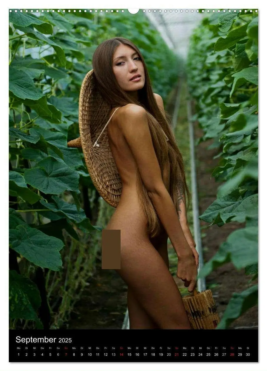 Bild: 9783457066027 | Erotische Fantasien (Wandkalender 2025 DIN A2 hoch), CALVENDO...