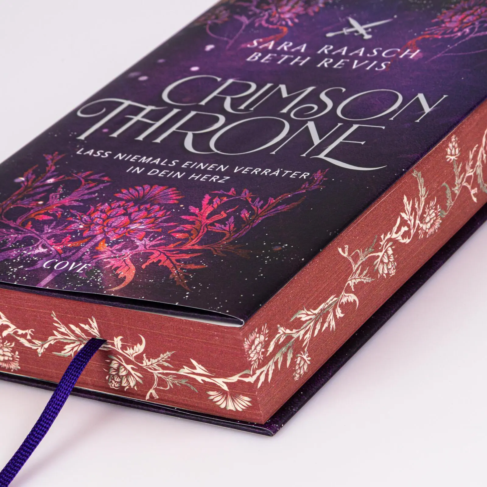 Bild: 9783551586827 | Crimson Throne (Spy and Guardian 1) | Beth Revis (u. a.) | Buch | 2026