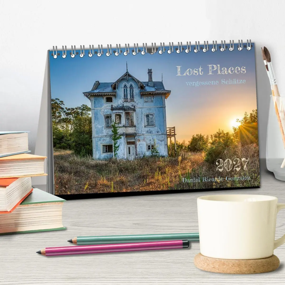 Bild: 9783569467927 | Lost Places - vergessene Schätze (Tischkalender 2027 DIN A5 quer),...