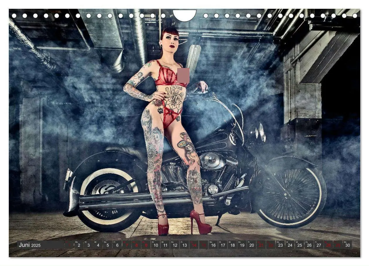 Bild: 9783457142028 | Motorräder und Sexy Girls (Wandkalender 2025 DIN A4 quer), CALVENDO...