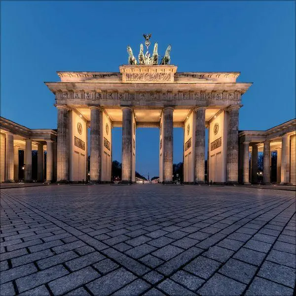 Bild: 9783819303128 | Berlin 2027 | Broschürenkalender mit Ferienterminen | Verlag Korsch