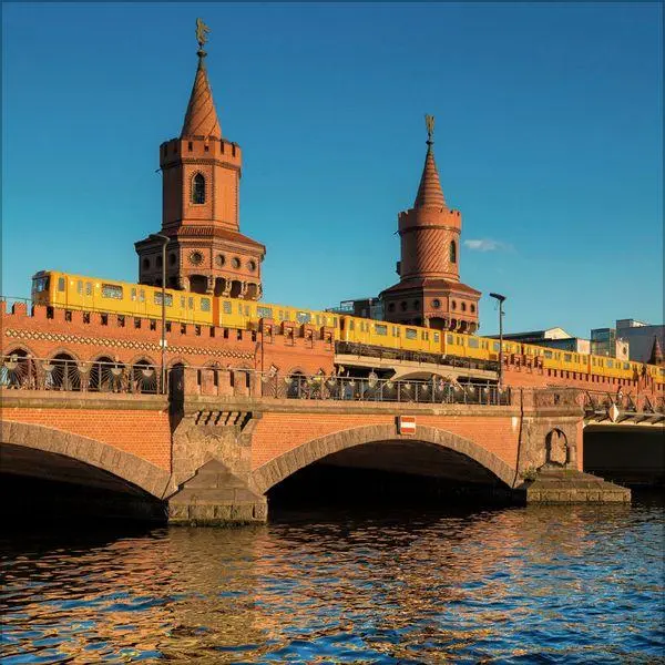 Bild: 9783819303128 | Berlin 2027 | Broschürenkalender mit Ferienterminen | Verlag Korsch