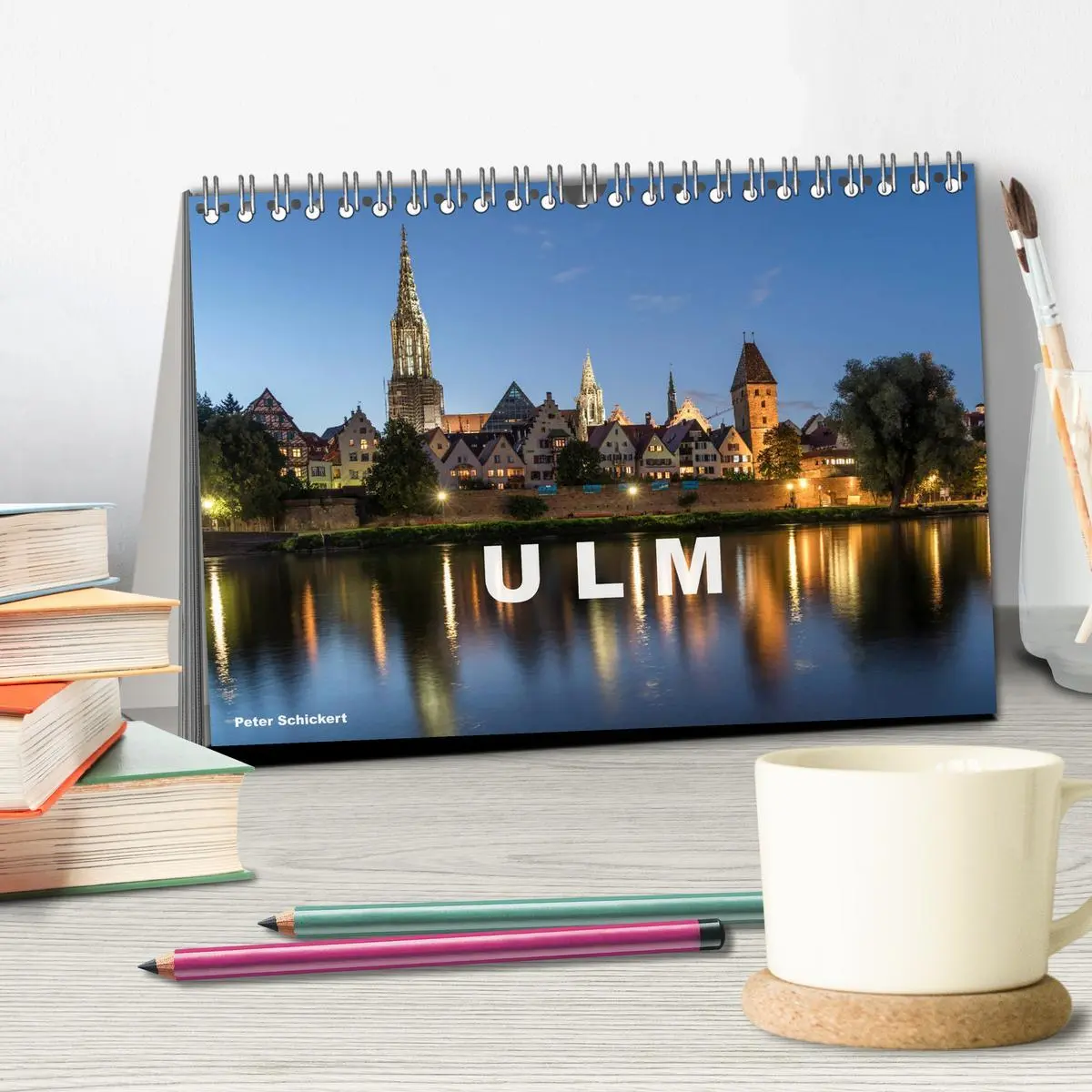 Bild: 9783457883228 | Ulm (Tischkalender 2026 DIN A5 quer), CALVENDO Monatskalender | 2026