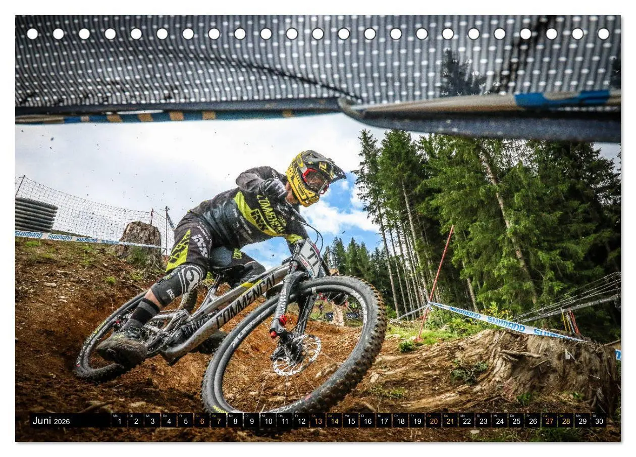 Bild: 9783457855928 | Downhill Racing (Tischkalender 2026 DIN A5 quer), CALVENDO...