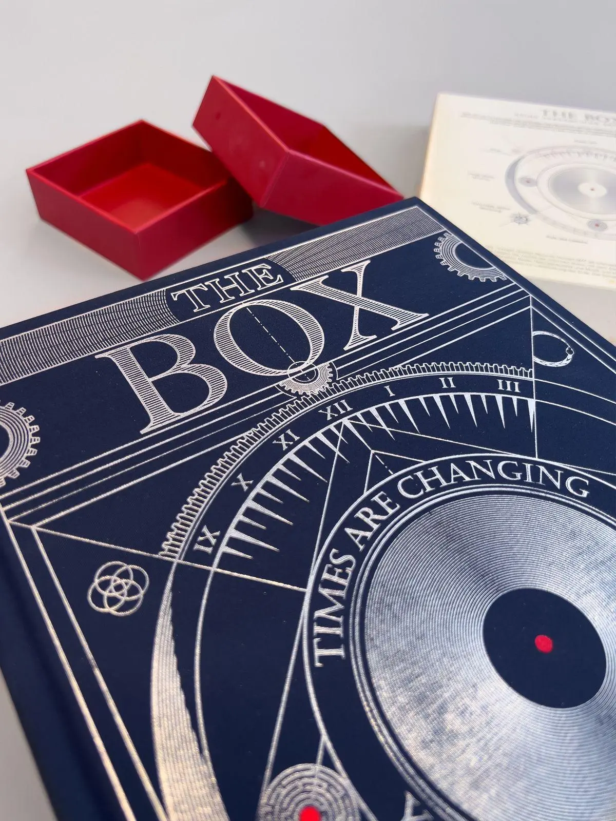 Bild: 9783911408028 | THE BOX - Buchbox THE BOOK | Buch | 2 S. | Deutsch | 2026