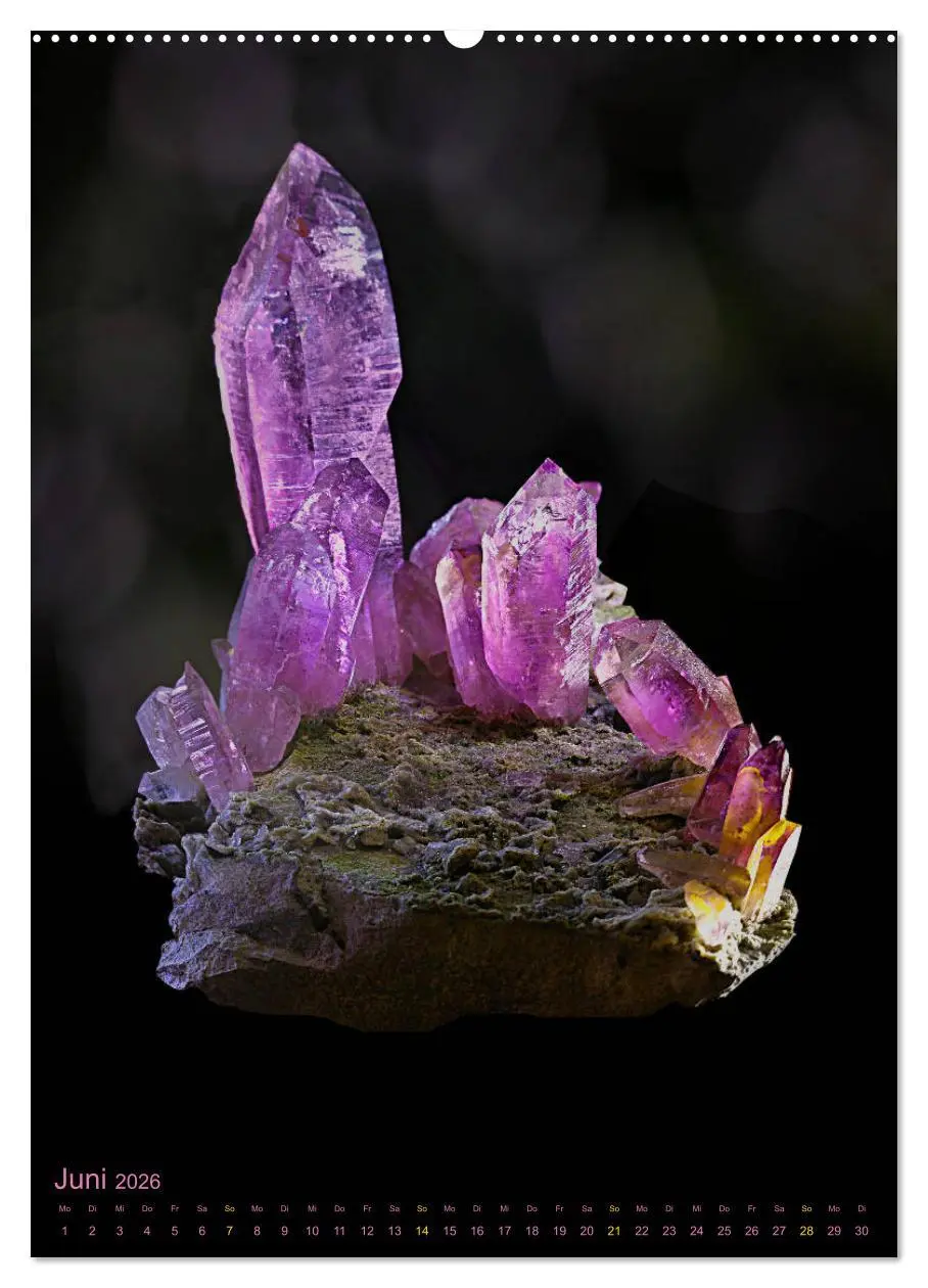 Bild: 9783516388428 | ZAUBERHAFTE MINERALIEN designed by nature (Wandkalender 2026 DIN A2...