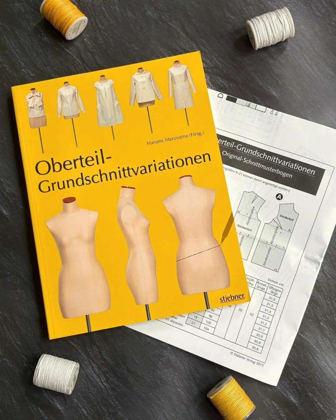 Bild: 9783830709428 | Oberteil-Grundschnittvariationen | Harumi Maruyama | Taschenbuch