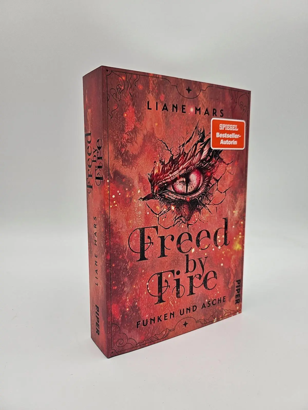 Bild: 9783492709828 | Freed by Fire | Liane Mars | Taschenbuch | Funken und Asche | 400 S.