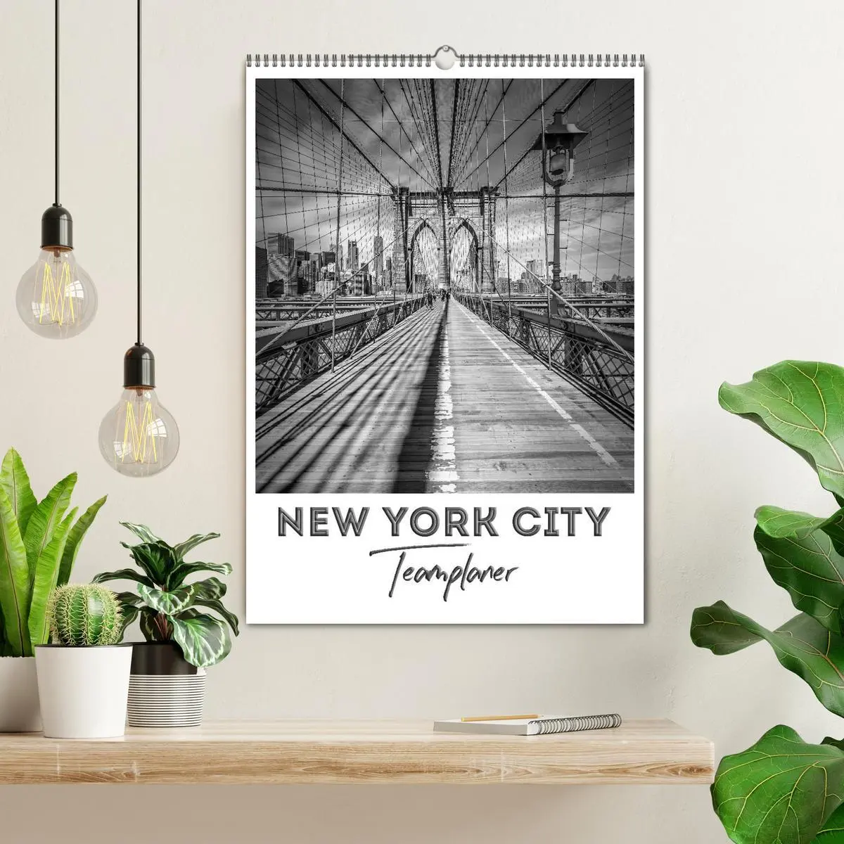 Bild: 9783516479928 | NEW YORK CITY Teamplaner (Wandkalender 2026 DIN A2 hoch), CALVENDO...
