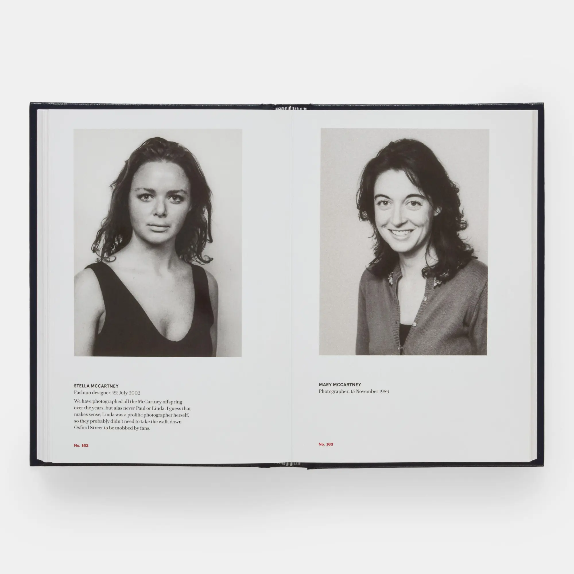 Bild: 9781837291229 | Passport Photo Service | An Unexpected Archive of Celebrity Portraits
