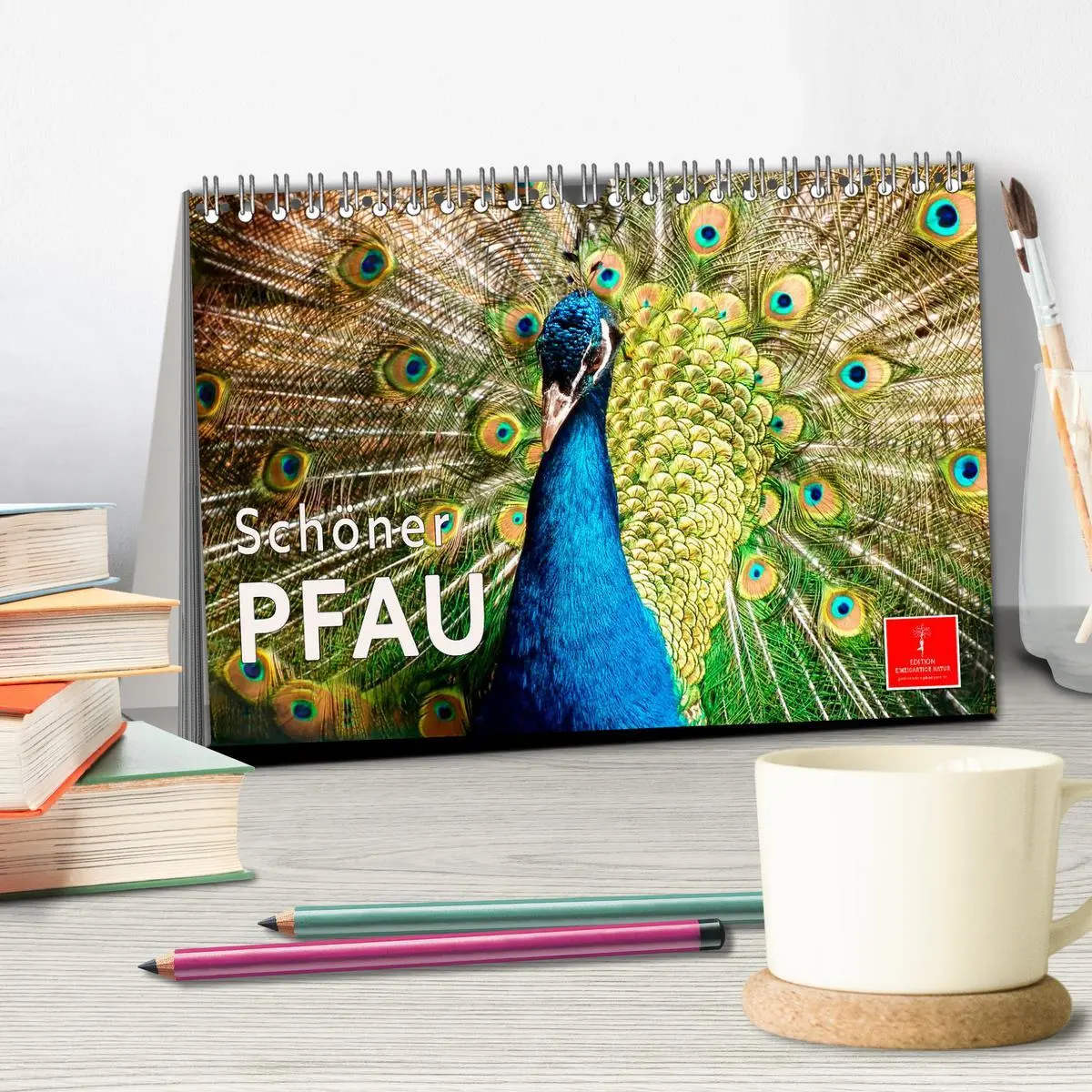 Bild: 9783457425329 | Schöner Pfau (Tischkalender 2026 DIN A5 quer), CALVENDO Monatskalender