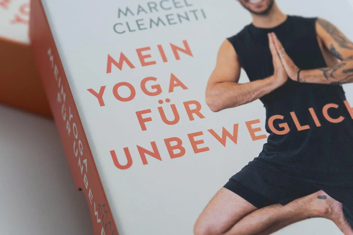 Bild: 9783426447529 | Mein Yoga für Unbewegliche | Marcel Clementi | Taschenbuch | 128 S.