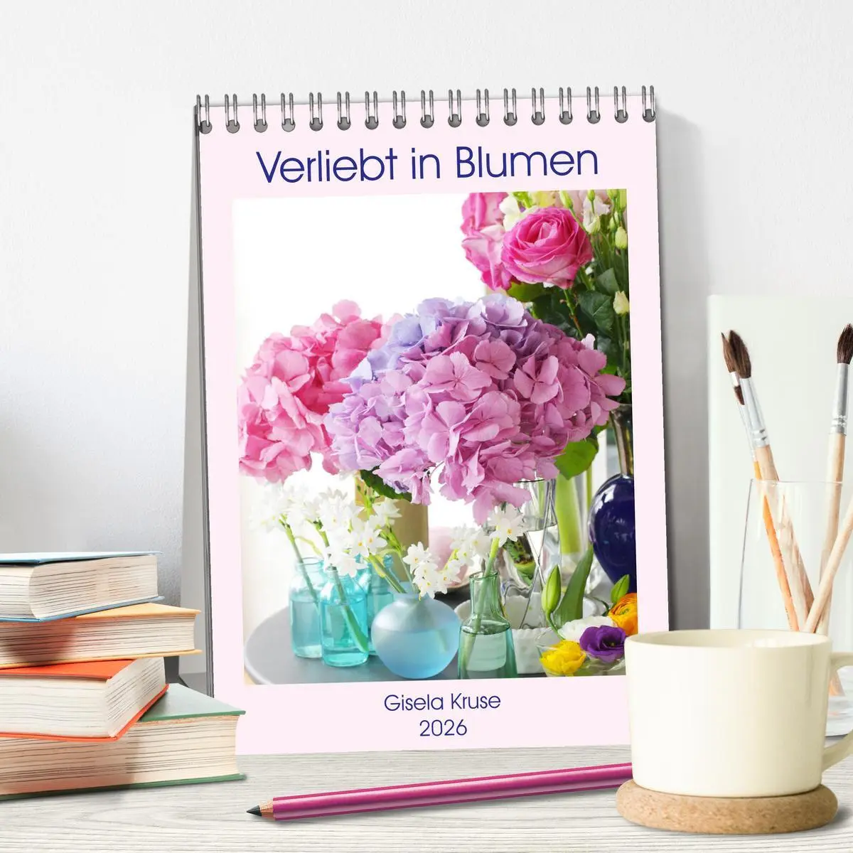 Bild: 9783516398229 | Verliebt in Blumen (Tischkalender 2026 DIN A5 hoch), CALVENDO...
