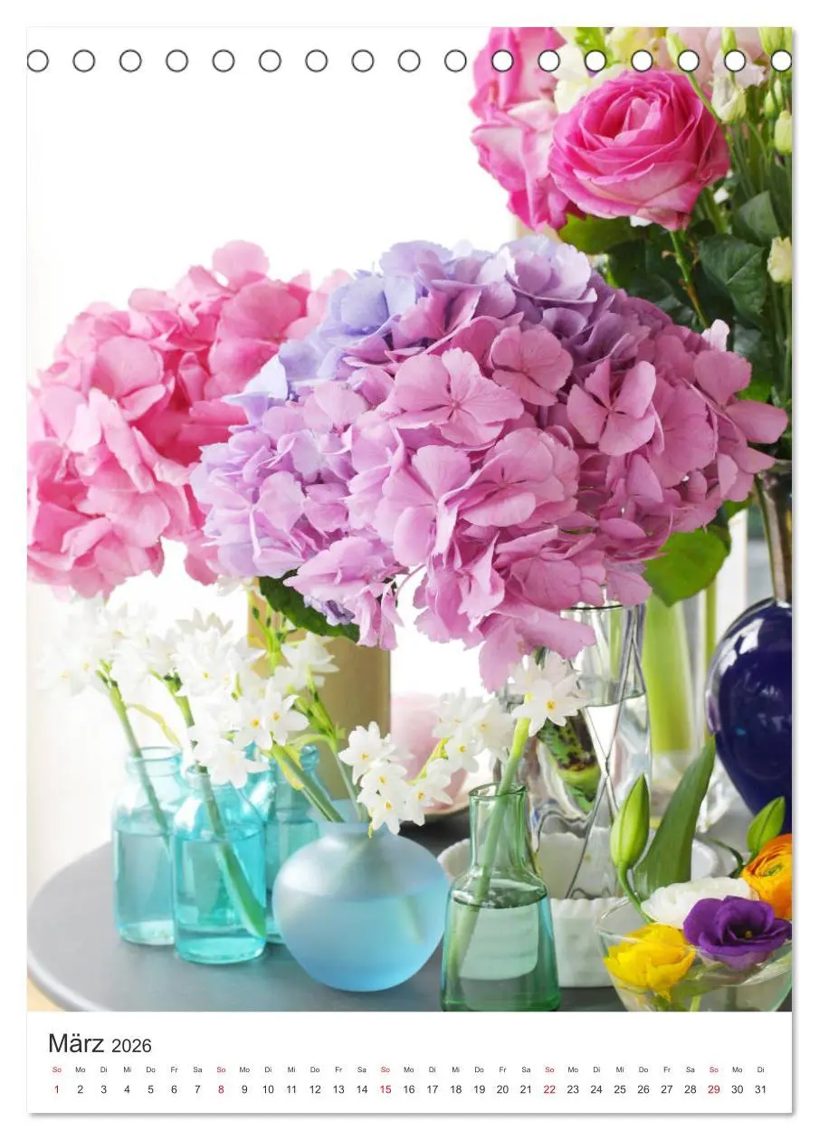 Bild: 9783516398229 | Verliebt in Blumen (Tischkalender 2026 DIN A5 hoch), CALVENDO...