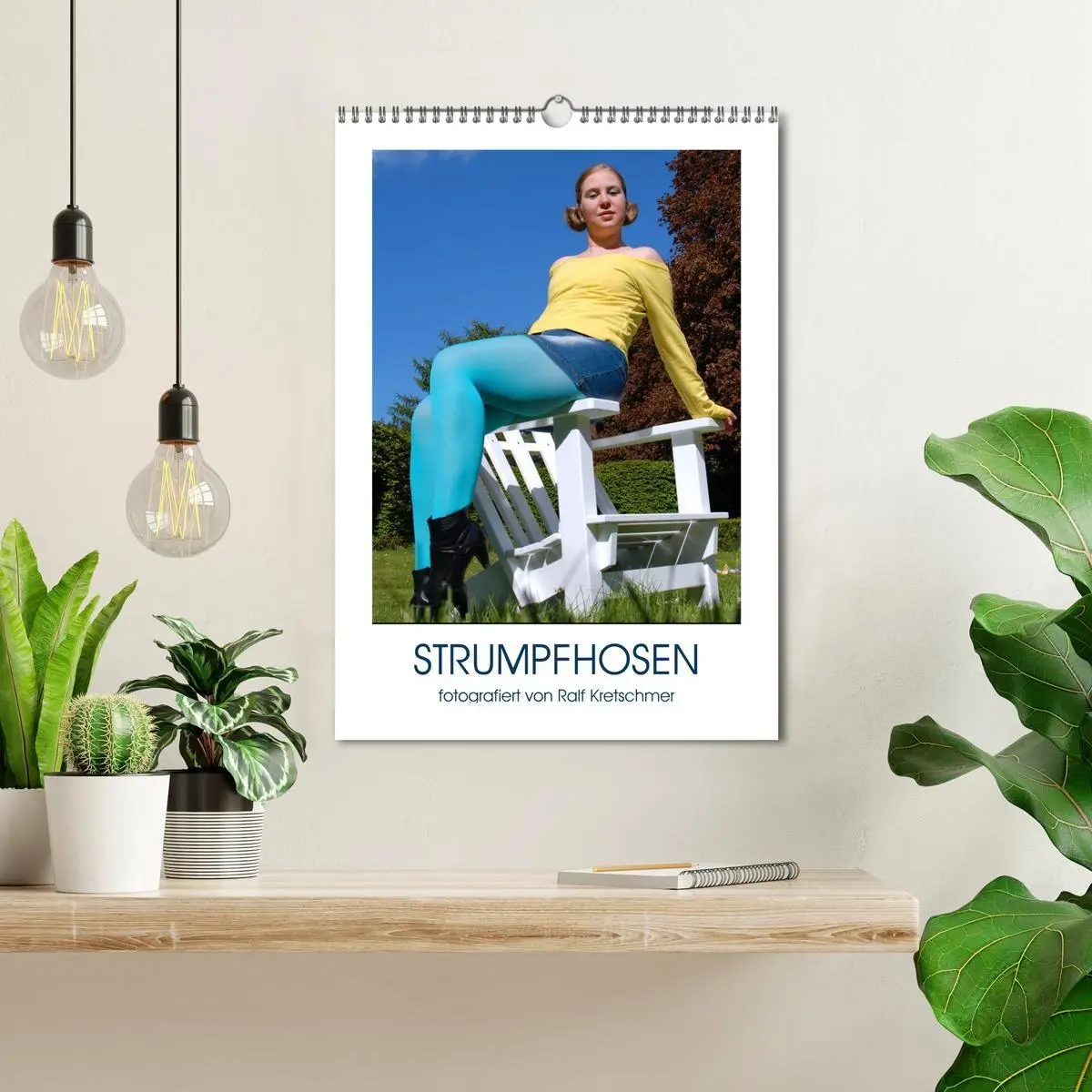 Bild: 9783516358629 | Strumpfhosen (Wandkalender 2026 DIN A3 hoch), CALVENDO Monatskalender