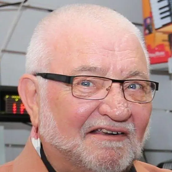 Autor: 9783347799929 | Ricky, der Drummer und Sänger - Mein vielseitiges Leben für die...