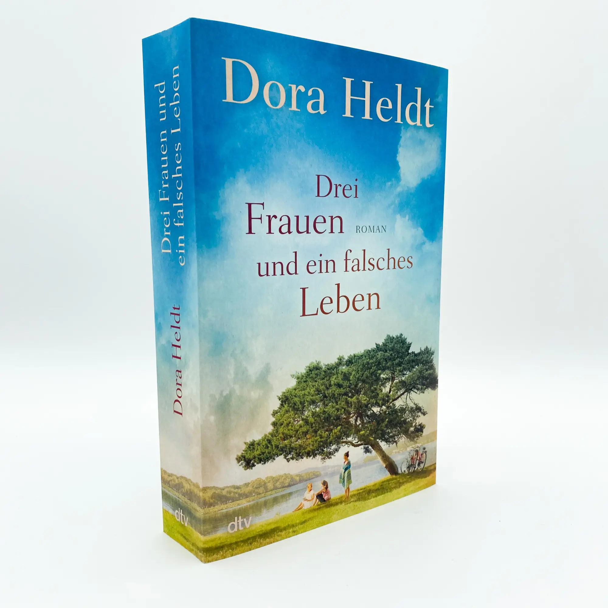 Bild: 9783423262330 | Drei Frauen und ein falsches Leben | Dora Heldt | Taschenbuch | 512 S.