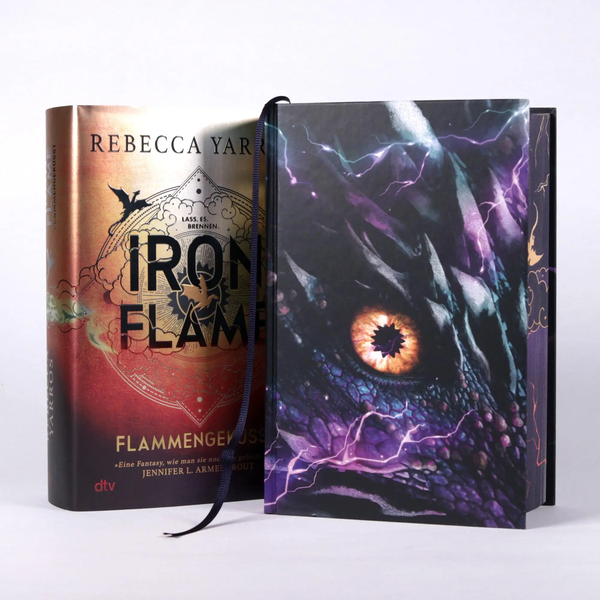 Bild: 9783423283830 | Iron Flame - Flammengeküsst | Rebecca Yarros | Buch | Fourth Wing