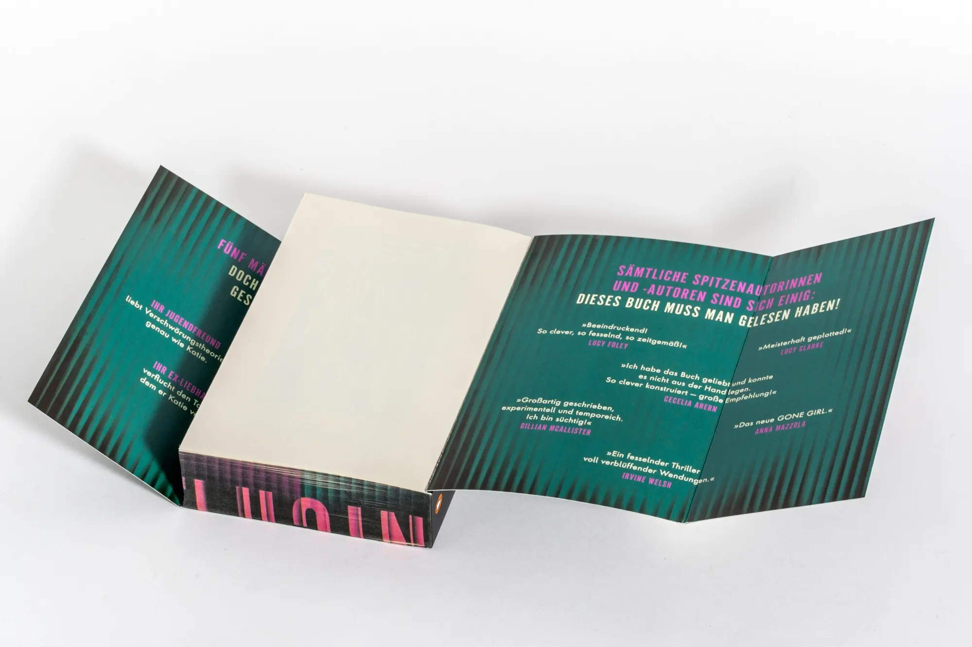 Bild: 9783328604730 | Sie war es. Sie war es nicht. | Nicci Cloke | Taschenbuch | 448 S.