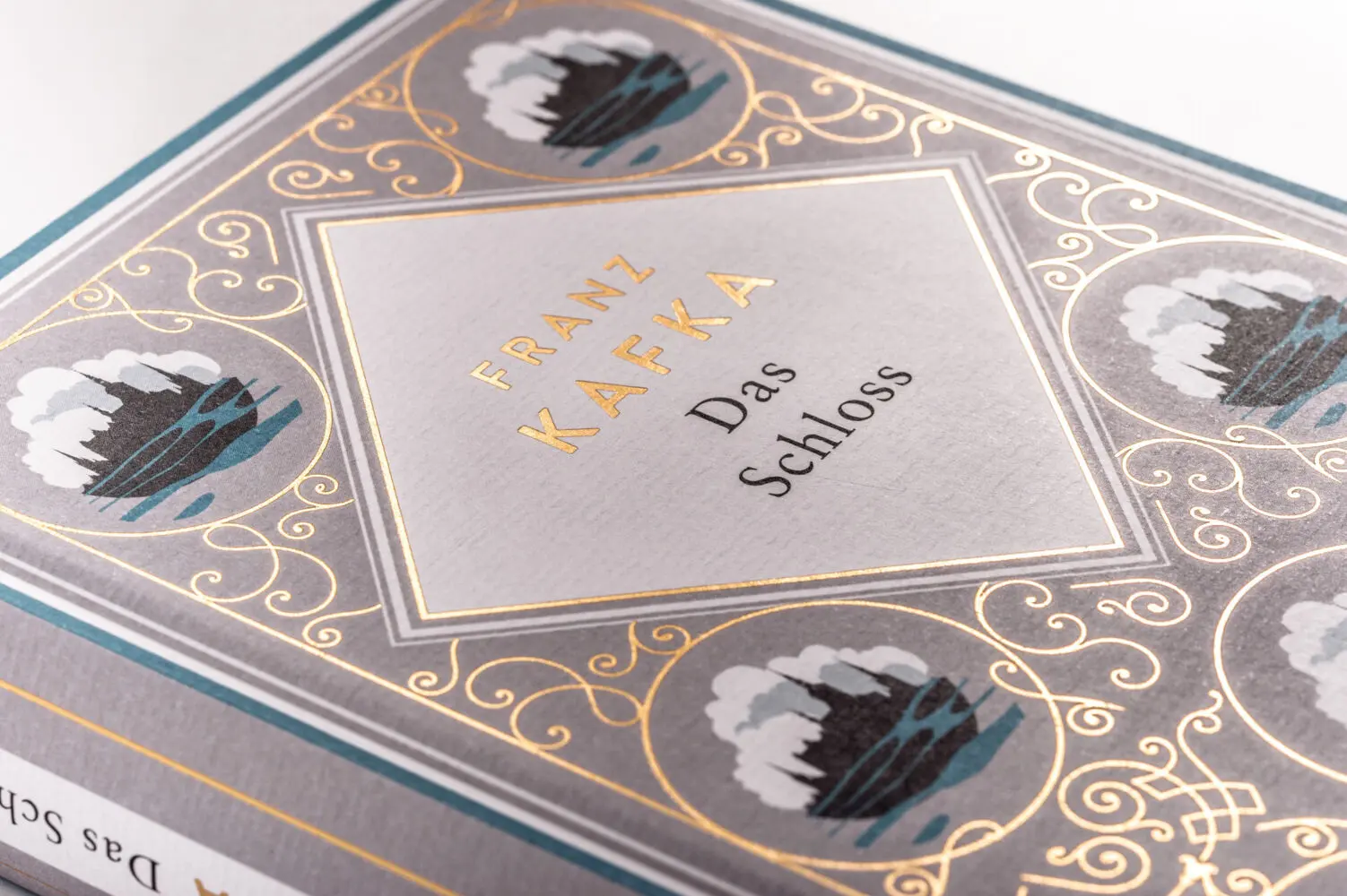 Bild: 9783730614730 | Kafka - Das Schloss | Schmuckausgabe mit Goldprägung | Franz Kafka