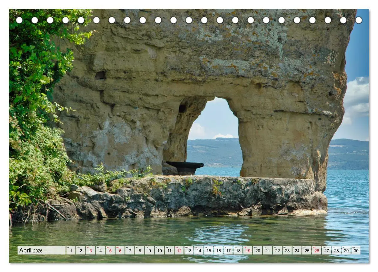 Bild: 9783457726730 | Bolsenasee Smaragd im Latium (Tischkalender 2026 DIN A5 quer),...