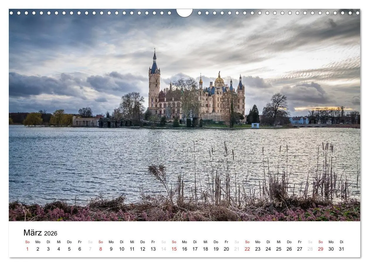 Bild: 9783516117530 | Schweriner Märchenschloss (Wandkalender 2026 DIN A3 quer), CALVENDO...