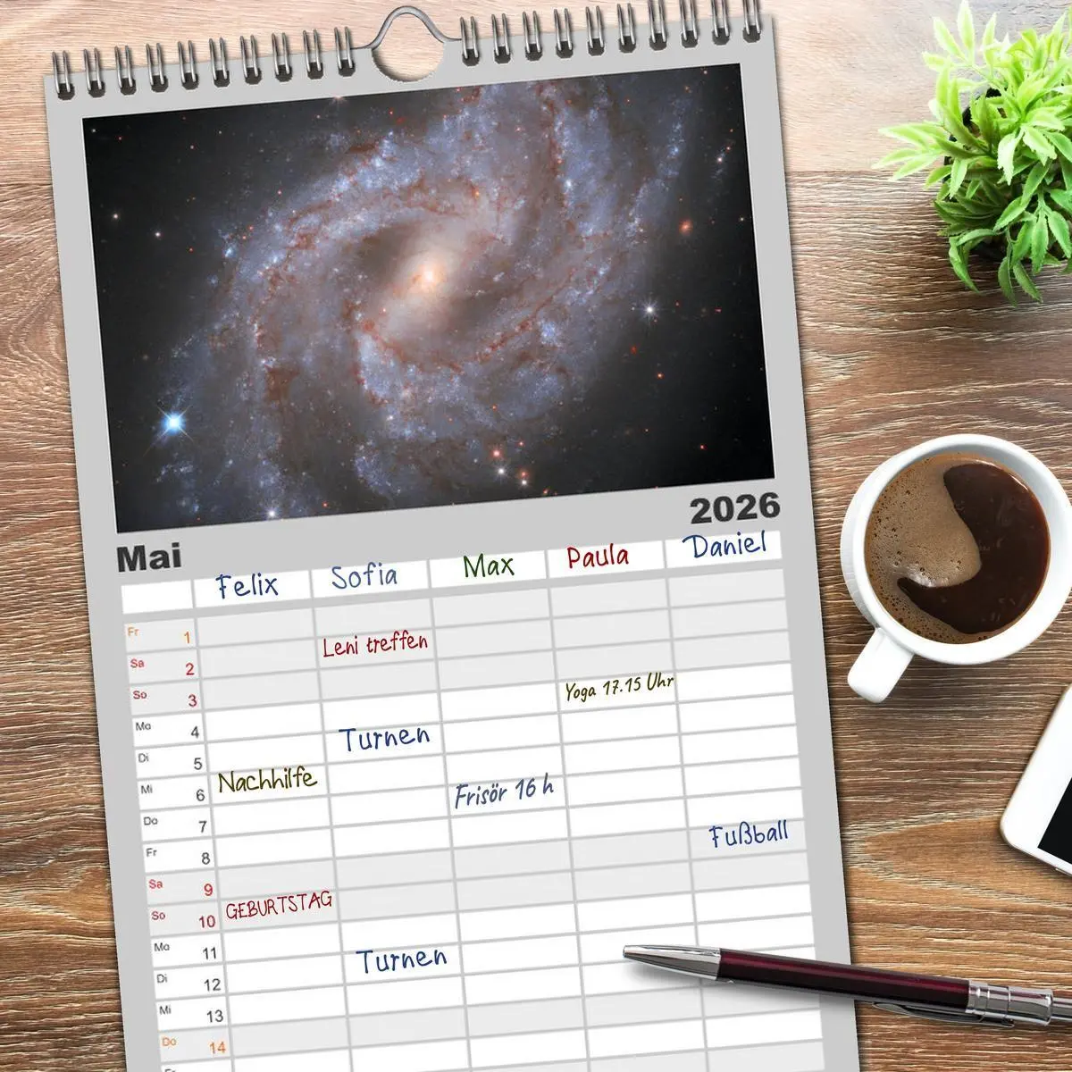 Bild: 9783516491531 | Familienplaner 2026 - Hubble - 35 Jahre atemberaubende Aufnahmen...