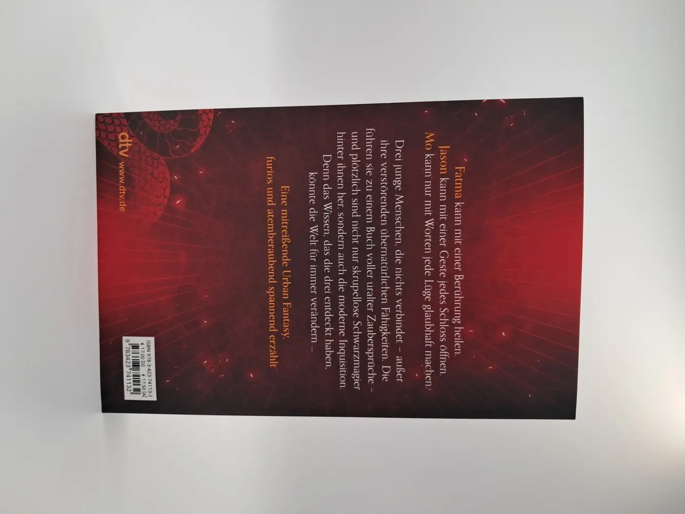 Bild: 9783423741132 | Awakened | Mitreißende Urban Fantasy mit faszinierendem Worldbuilding