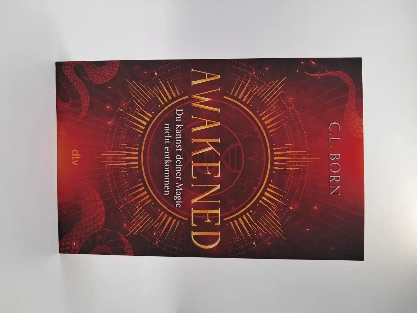 Bild: 9783423741132 | Awakened | Mitreißende Urban Fantasy mit faszinierendem Worldbuilding