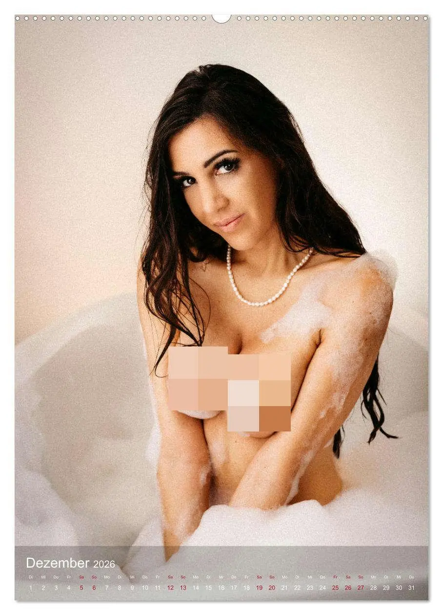 Bild: 9783516334432 | Nadine - Erotic Dream Girl (Wandkalender 2026 DIN A2 hoch),...