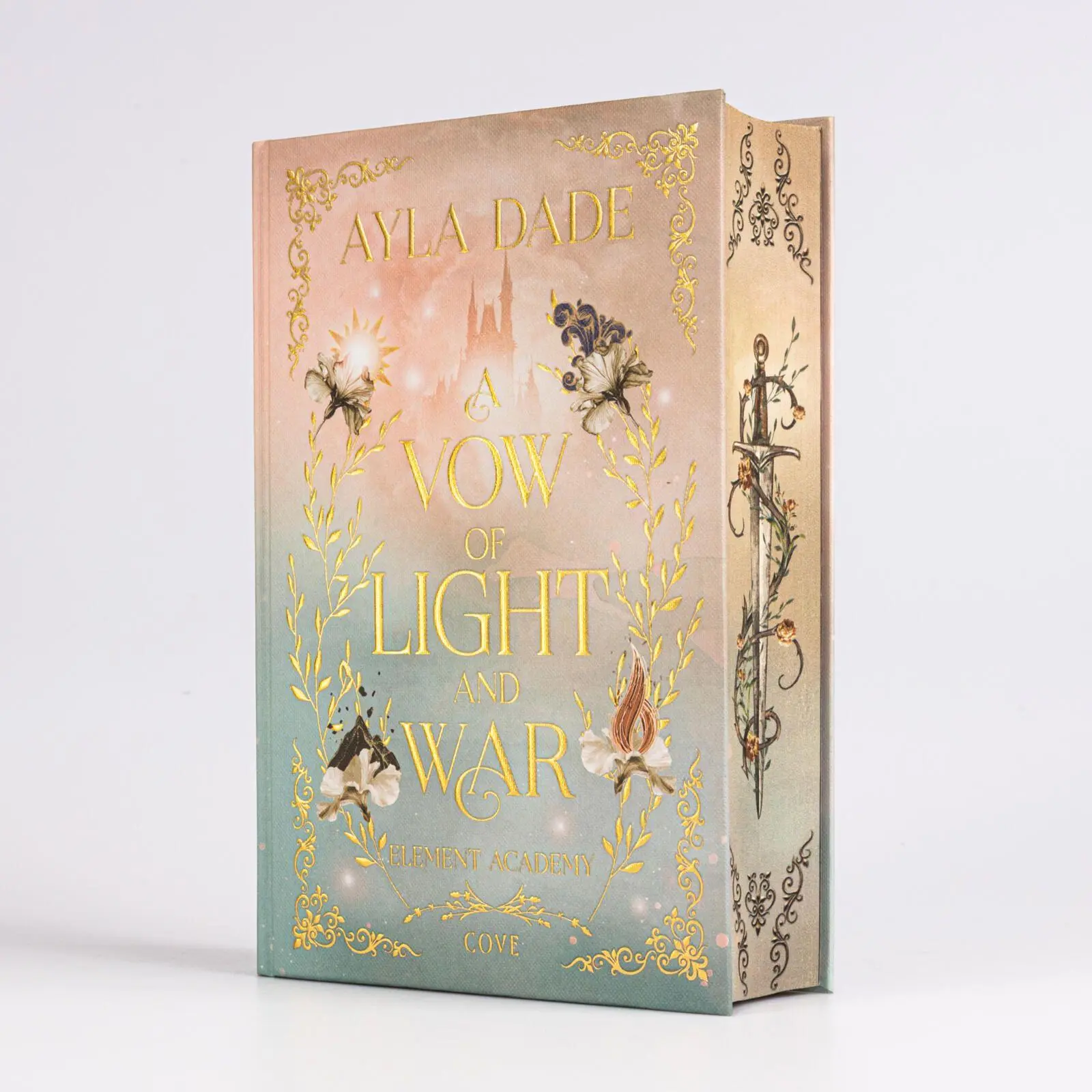Bild: 9783551322333 | A Vow of Light and War (Element Academy 1) | Ayla Dade | Buch | 704 S.