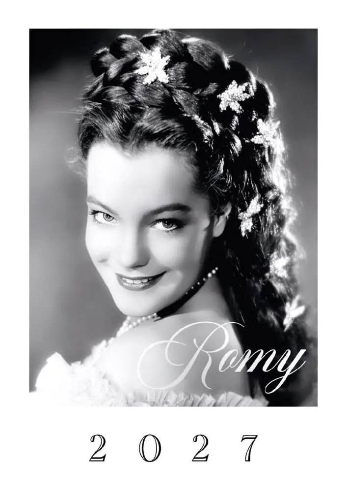 Cover: 9798893613933 | Romy Kalender 2027: Großer Wandkalender mit 12 Aufnahmen der...