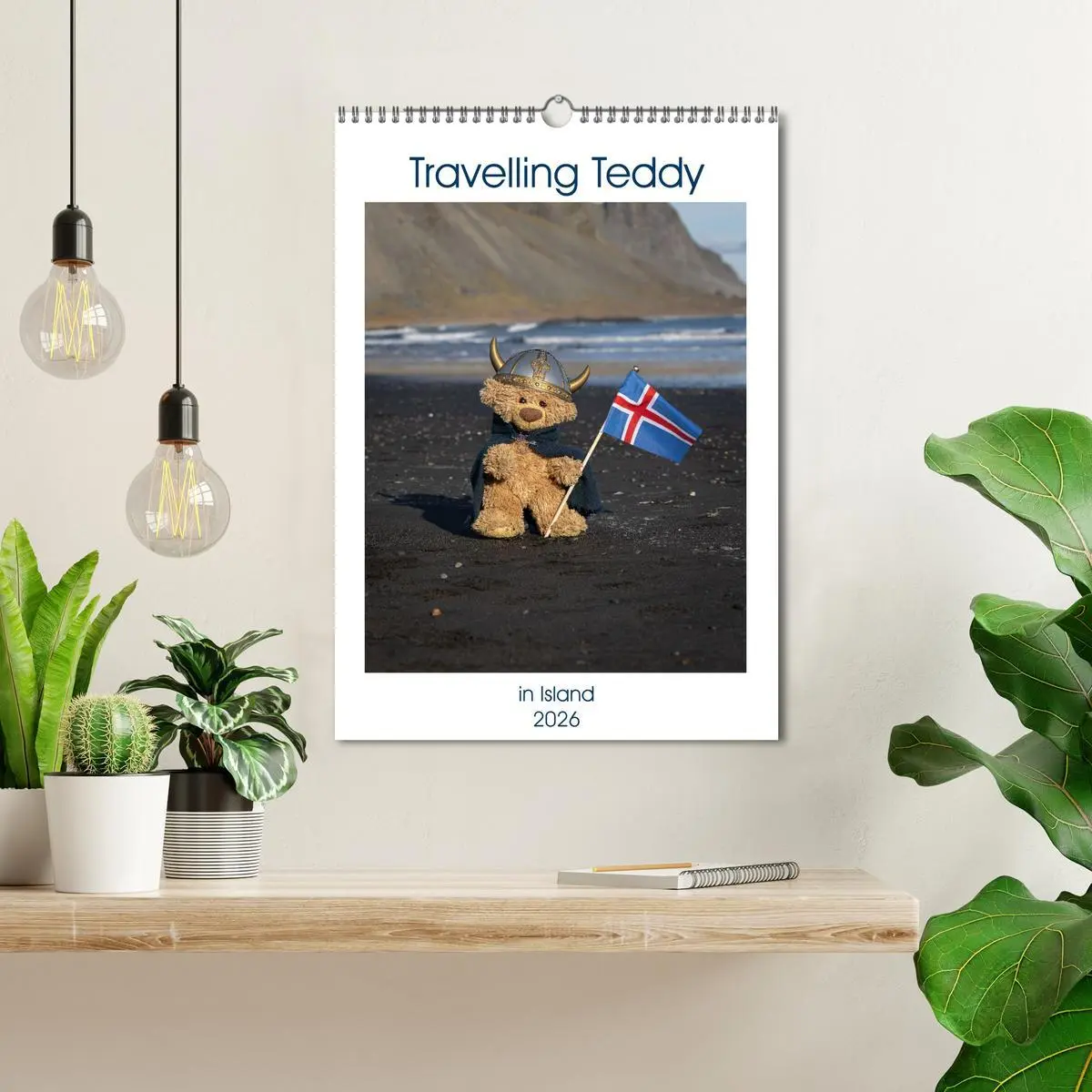 Bild: 9783516371734 | Travelling Teddy in Island (Wandkalender 2026 DIN A3 hoch),...
