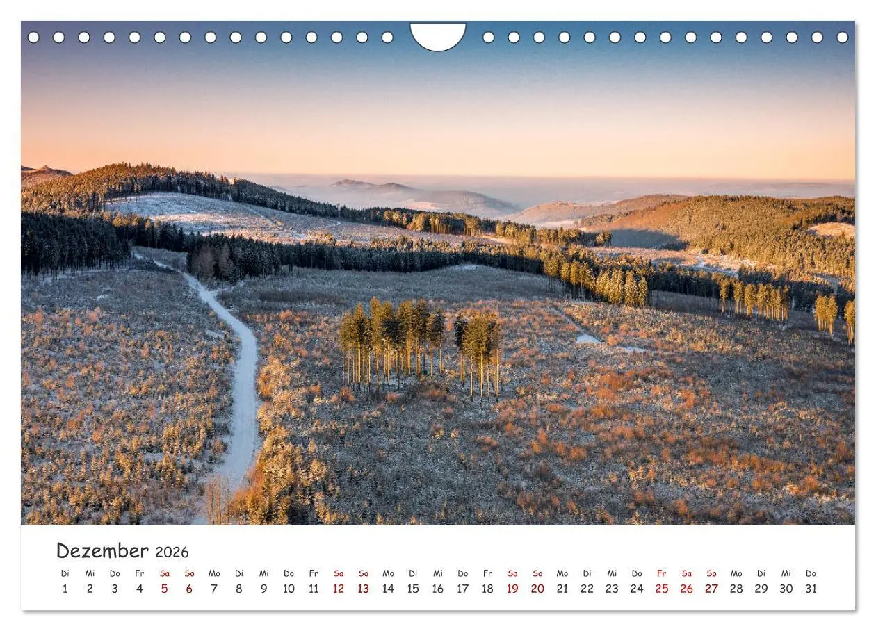 Bild: 9783457894934 | Das Sauerland bei Brilon aus der Vogelperspektive (Wandkalender...