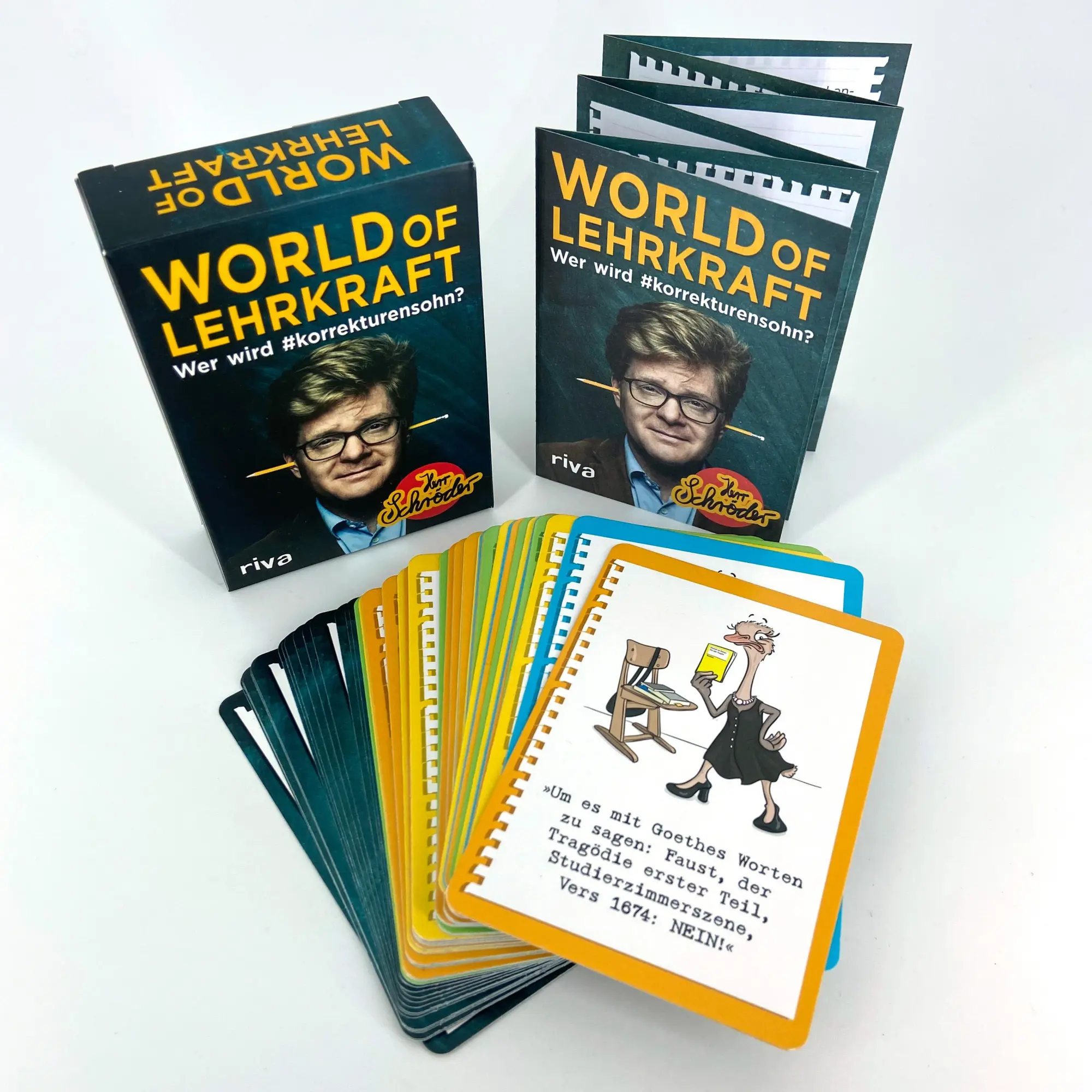 Bild: 9783742315434 | World of Lehrkraft - Das Kartenspiel | Wer wird #korrekturensohn?