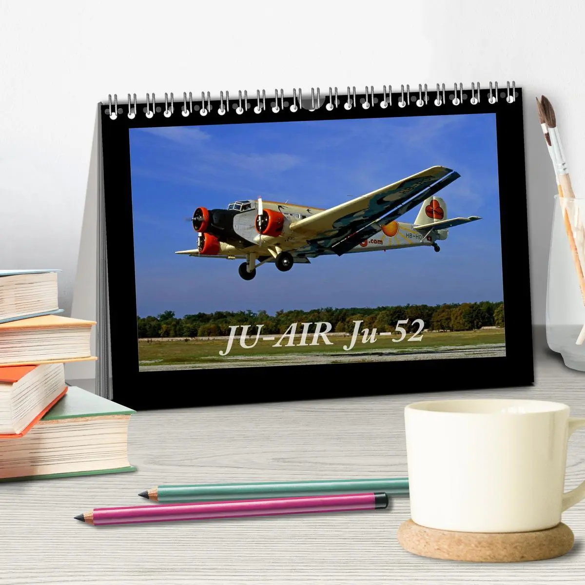 Bild: 9783516206234 | JU-AIR Ju-52 (Tischkalender 2026 DIN A5 quer), CALVENDO Monatskalender