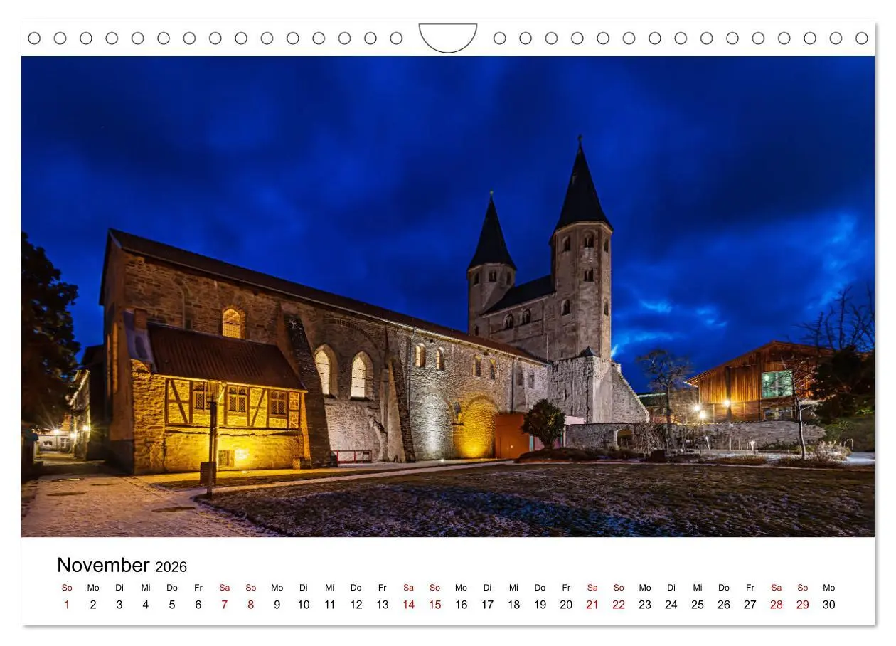 Bild: 9783457347034 | Auf den Spuren der Romanik zur blauen Stunde (Wandkalender 2026 DIN...