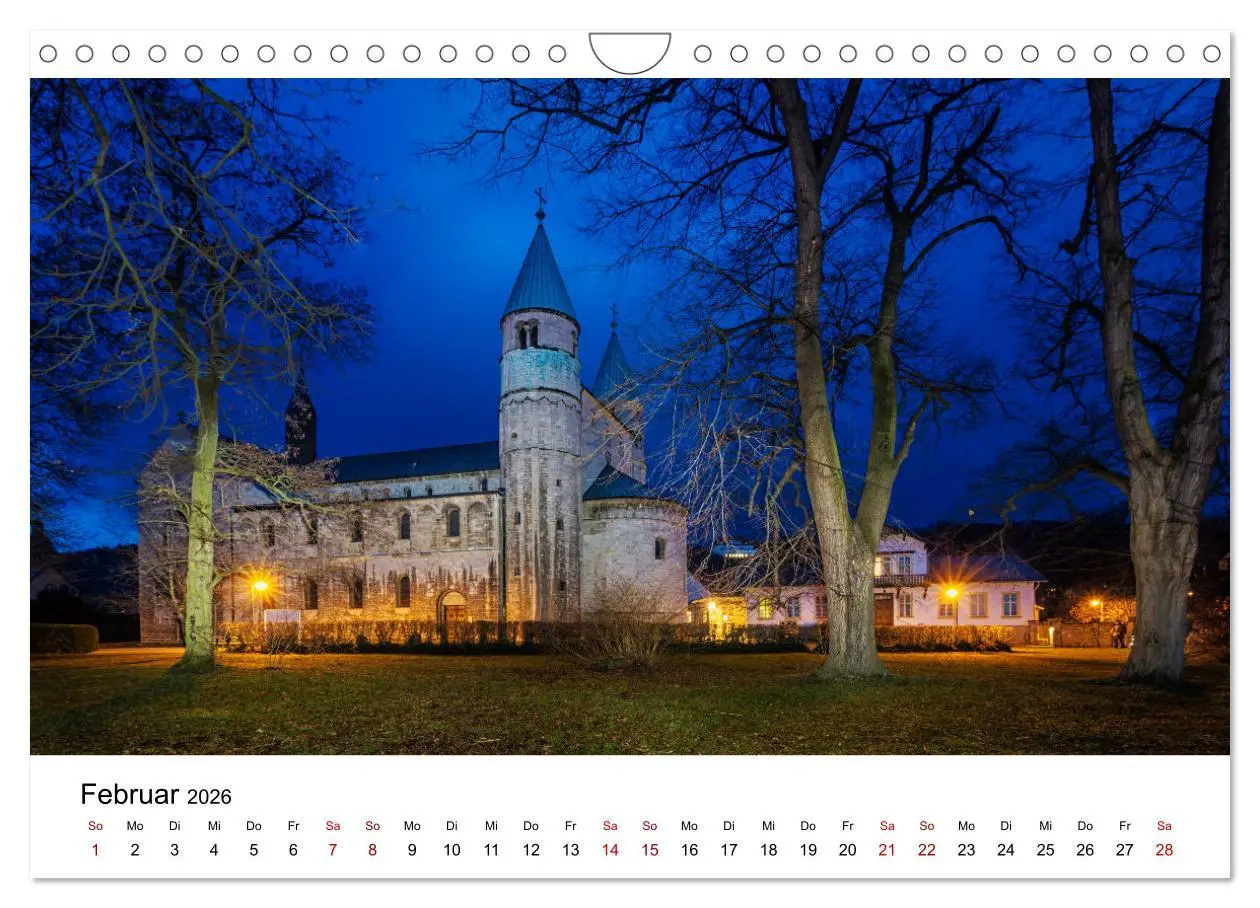 Bild: 9783457347034 | Auf den Spuren der Romanik zur blauen Stunde (Wandkalender 2026 DIN...