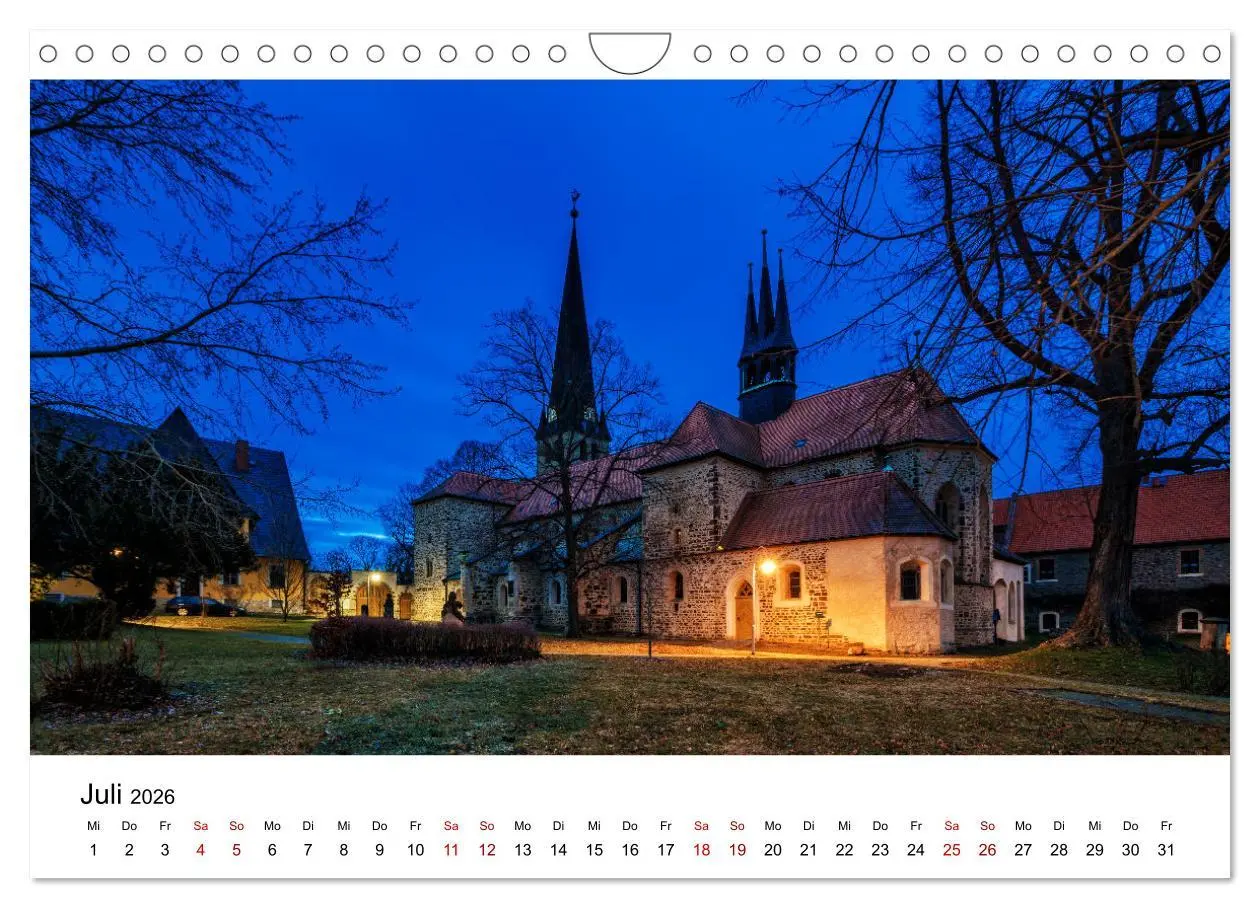 Bild: 9783457347034 | Auf den Spuren der Romanik zur blauen Stunde (Wandkalender 2026 DIN...