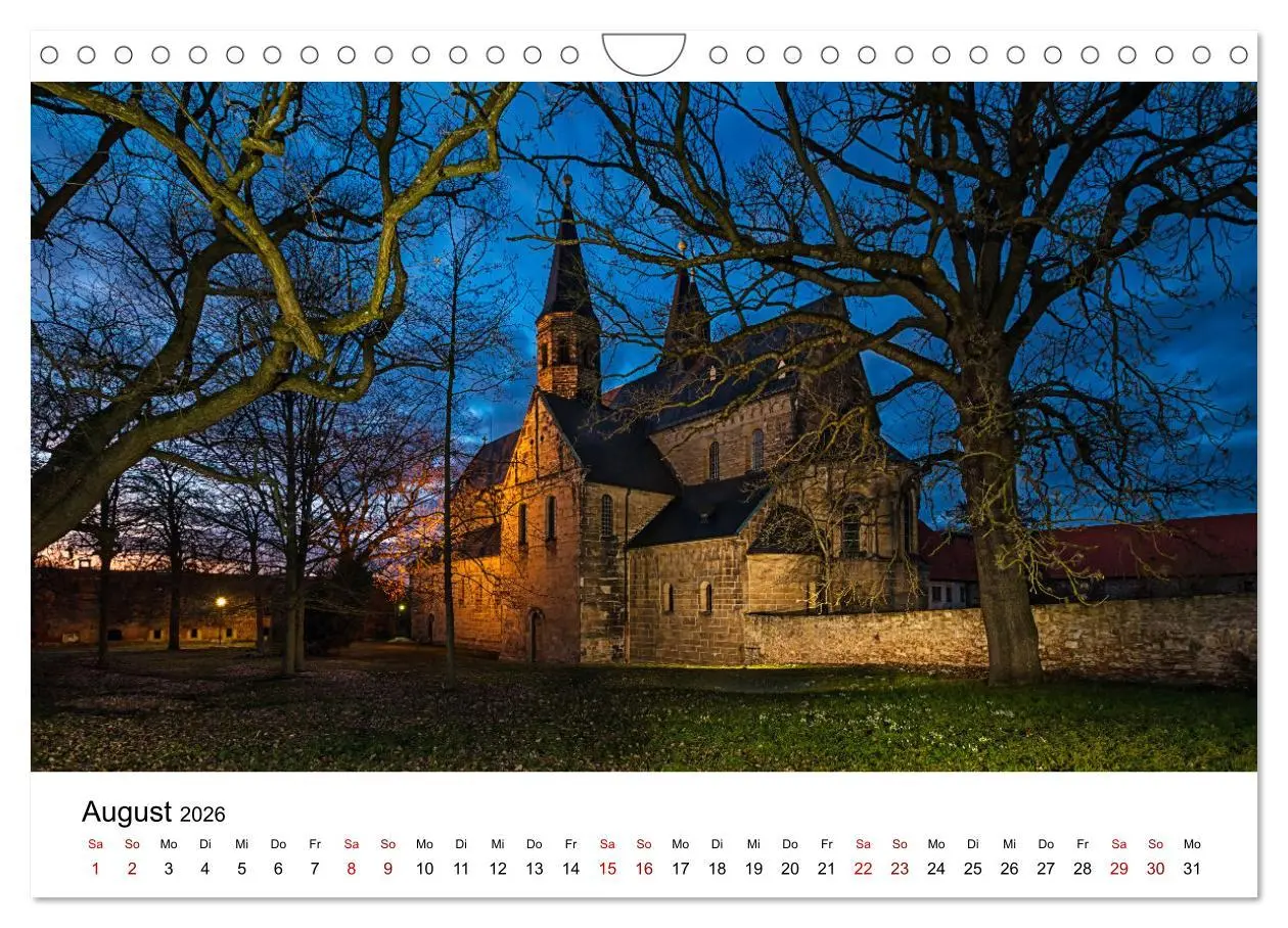 Bild: 9783457347034 | Auf den Spuren der Romanik zur blauen Stunde (Wandkalender 2026 DIN...