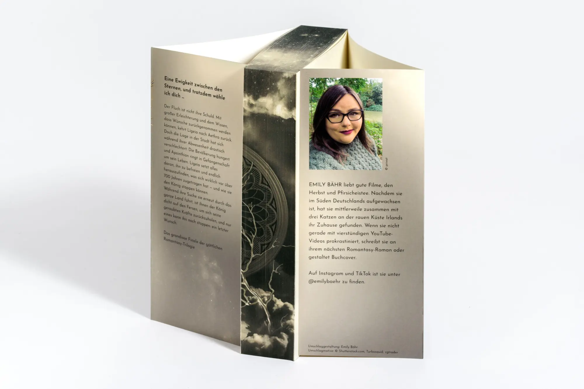 Bild: 9783570167434 | A Curse so Divine | Emily Bähr | Taschenbuch | 576 S. | Deutsch | 2026