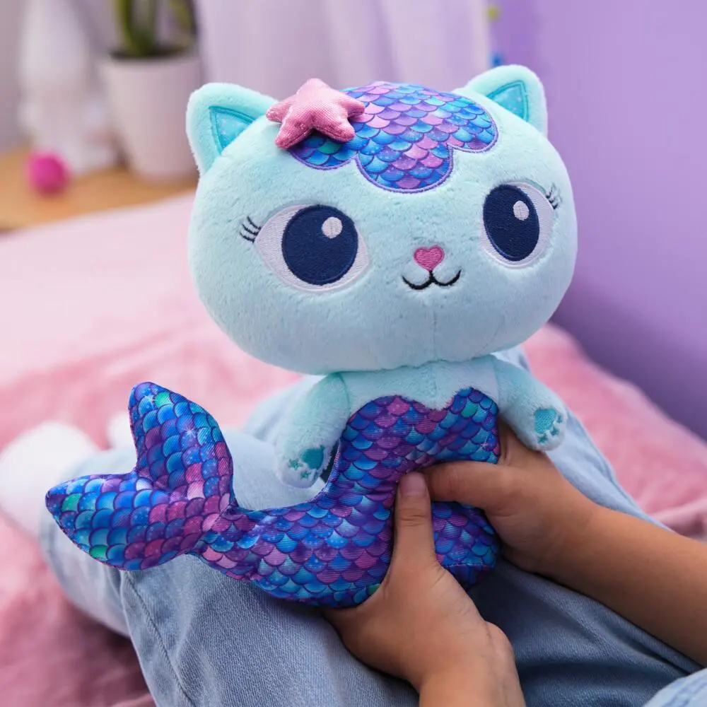 Bild: 681147046535 | GDH Soft Feature Plüsch - MerCat | Karton | 46535 | Deutsch | 2025