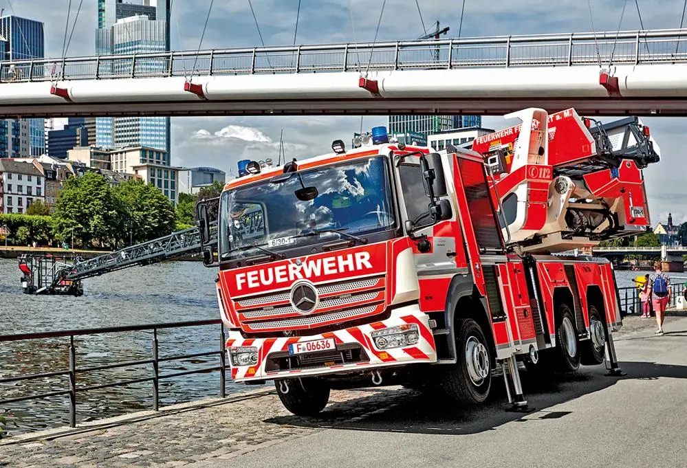 Bild: 9783751611336 | Feuerwehrfahrzeuge Mercedes-Benz nach 1945 | Alexander Weber | Buch