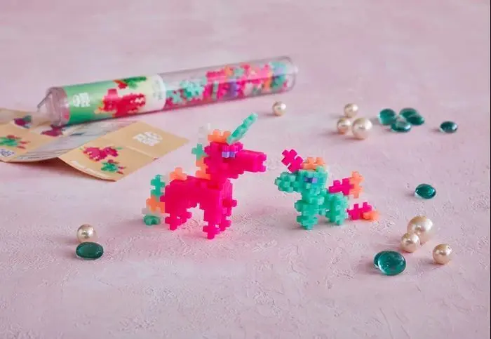 Bild: 5710409111836 | PLUS PLUS - 100 Kreativ Bausteine Neon Einhorn | 9604374 | Deutsch
