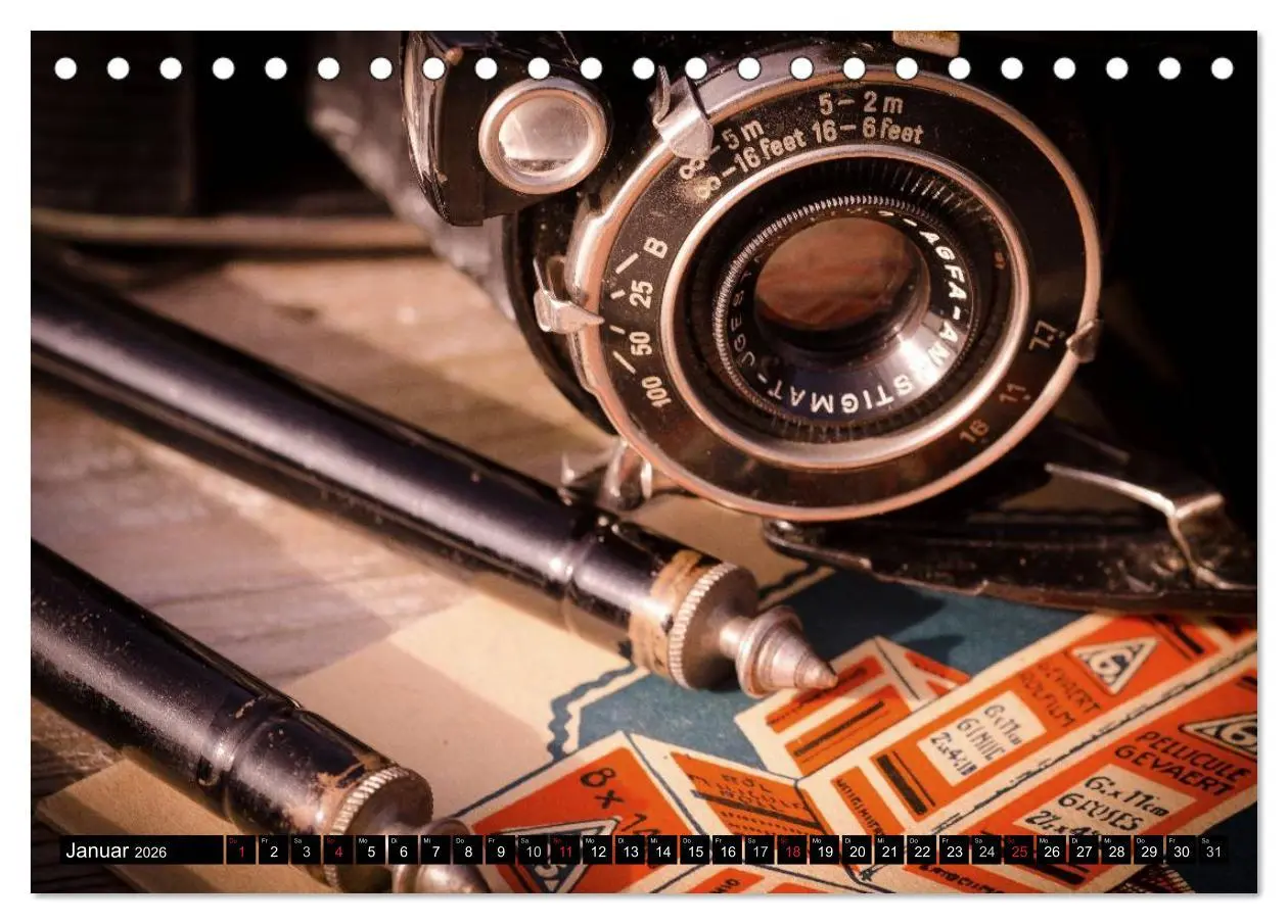Bild: 9783516021936 | Historische Fotoapparate (Tischkalender 2026 DIN A5 quer), CALVENDO...