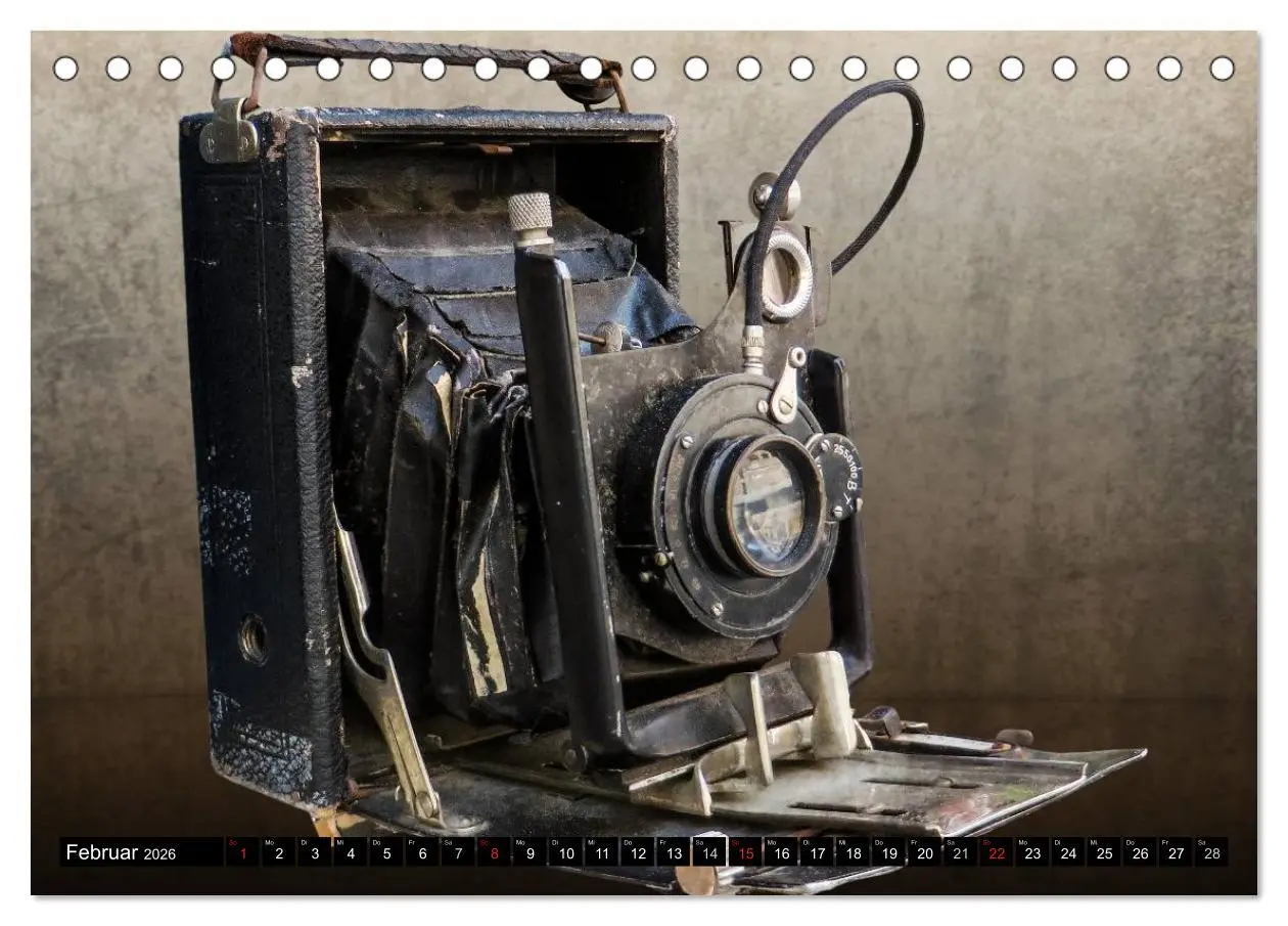 Bild: 9783516021936 | Historische Fotoapparate (Tischkalender 2026 DIN A5 quer), CALVENDO...