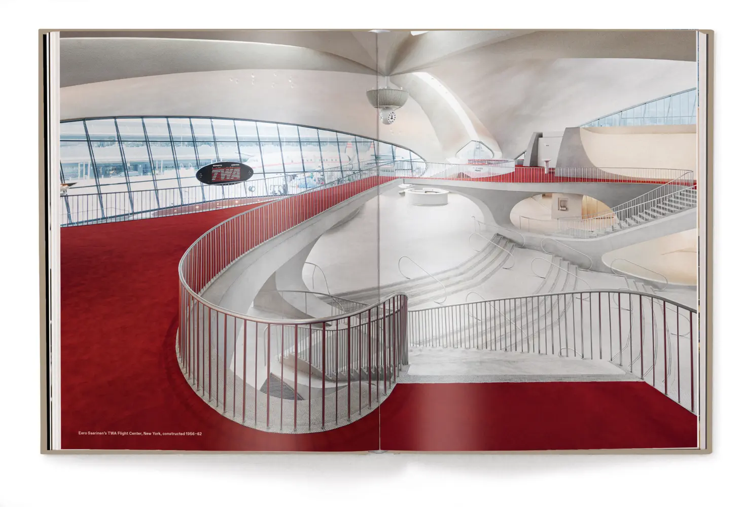 Bild: 9783961716036 | Space Age Design | Icons of the Movement | Peter Martin | Buch | 2025