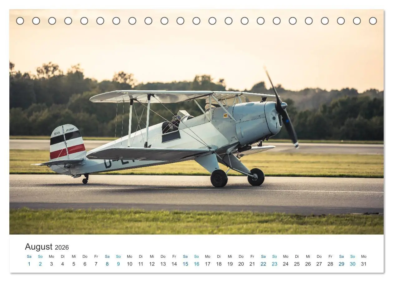 Bild: 9783516208436 | AVIATION CLASSICS seen by custompix.de (Tischkalender 2026 DIN A5...